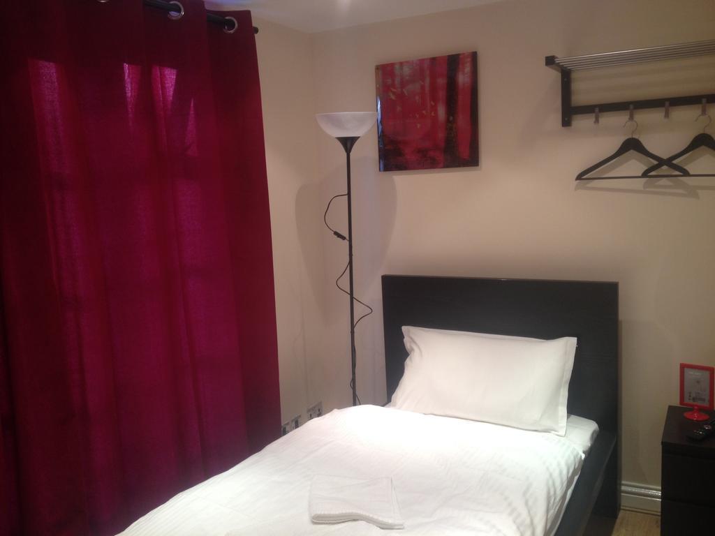 The Greyhound Cottage Chigwell Eksteriør billede