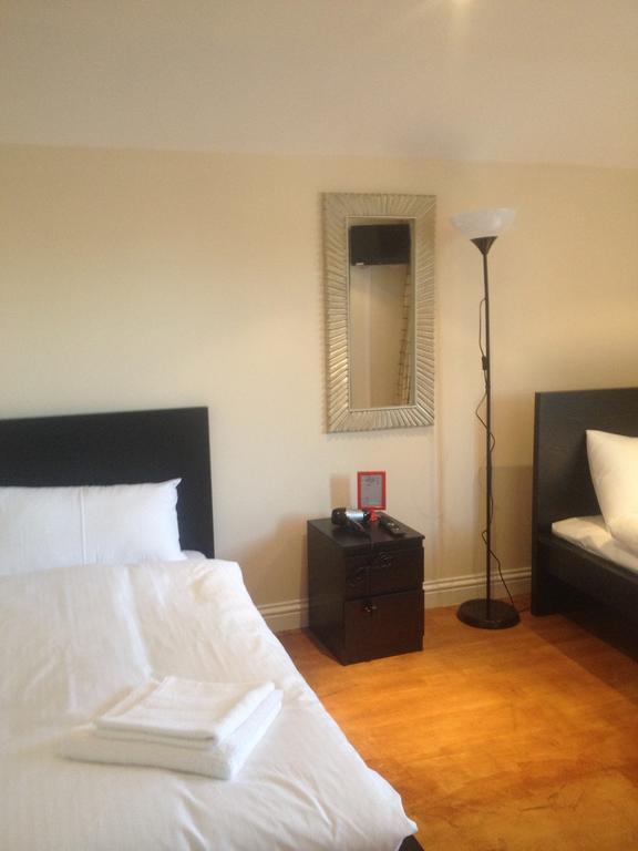 The Greyhound Cottage Chigwell Eksteriør billede