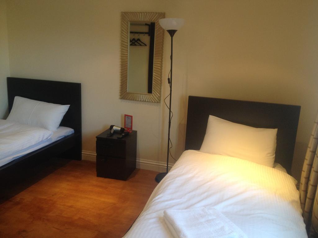 The Greyhound Cottage Chigwell Eksteriør billede