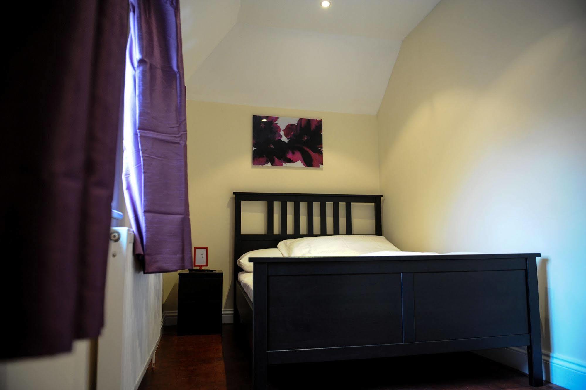 The Greyhound Cottage Chigwell Eksteriør billede