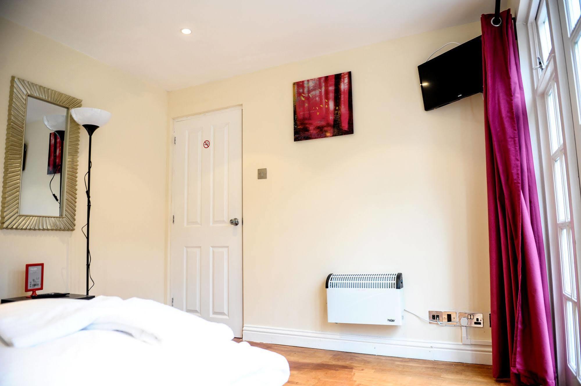 The Greyhound Cottage Chigwell Eksteriør billede