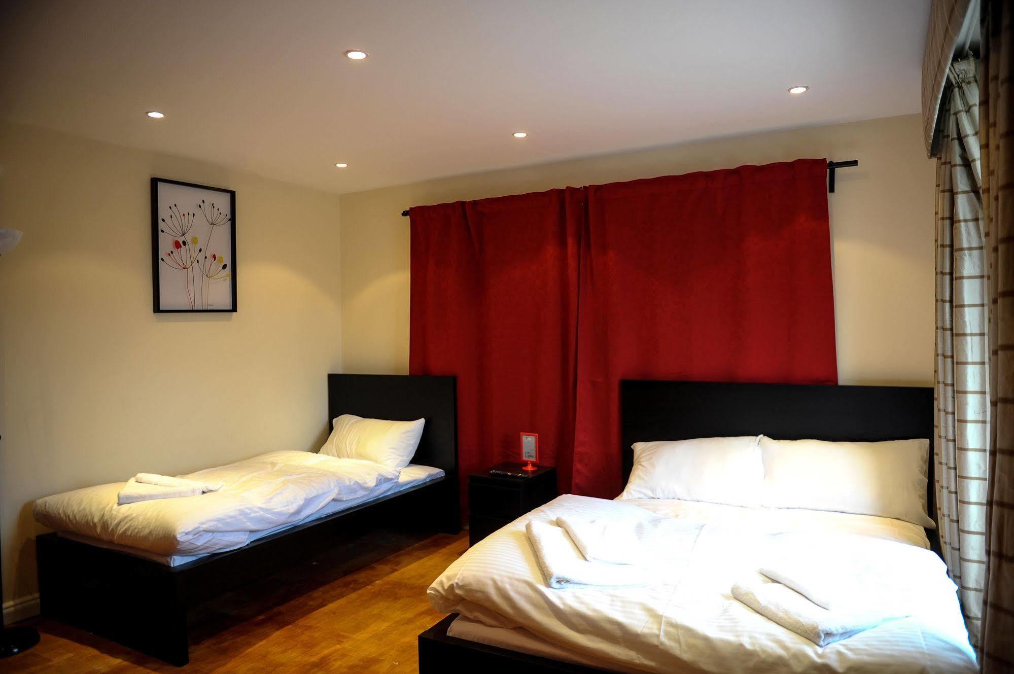 The Greyhound Cottage Chigwell Eksteriør billede